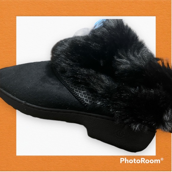 NWT Isotoner signature indoor and outdoor super comfortable slippers size 6.5 -7 - Picture 2 of 7